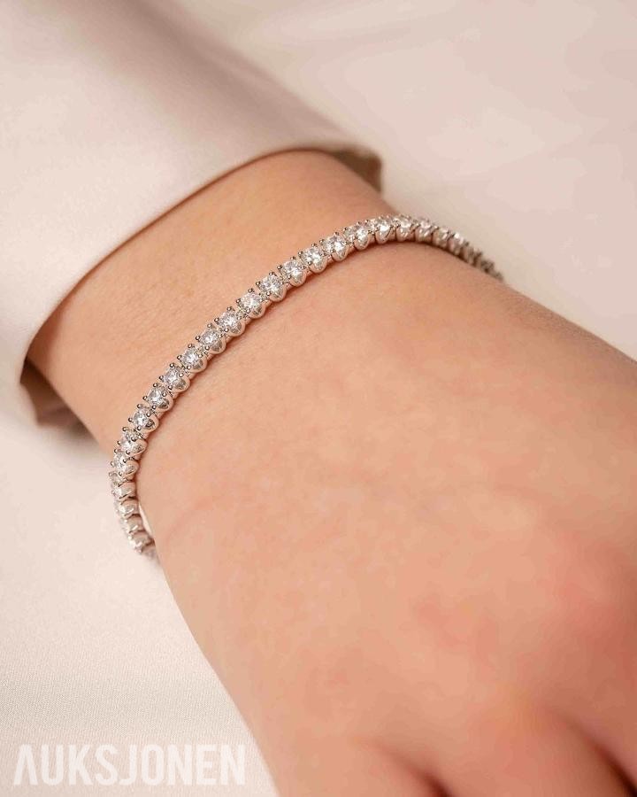 Tennisarmbånd 4,00ct i 18k hvitt gull. Naturlige diamanter